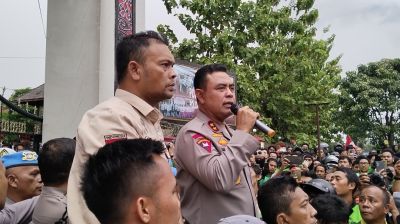 Ribuan Driver Ojol Gelar Aksi Demo di Mapolda Sumut, Desak Kapolda Minta Maaf Tewasnya Affan Kurniawan