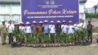 UPT Rutan dan Lapas Tanjung Gusta Tanam Pohon Kelapa Mendukung Asta Cita
