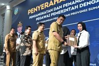 Bobby Nasution Serahkan SK 591 PPPK Pemprov Sumut, Ingatkan Melayani Masyarakat Sebaik-baiknya karena Rakyat adalah Bos