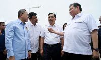 Bobby Dampingi Menko Ekonomi dan Menko Pangan Tinjau Taman Sains Teknologi Herbal dan Hortikultura di Humbahas