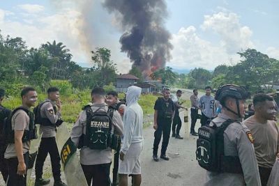 Bentrok di Yalimo Papua: Puluhan Bangunan dan Belasan Motor Dibakar, 5 Aparat TNI-Polri Terluka