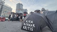 Aksi Refleksi Kamisan Medan, Nyalakan Lilin Kenang 10 Korban yang Tewas saat Unjuk Rasa