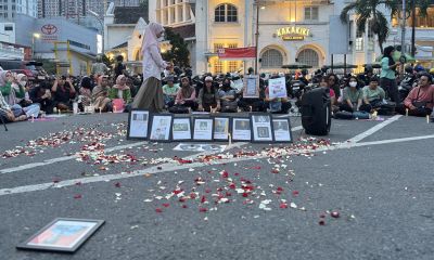 Menangis saat Bacakan Tuntutan, Unjuk Rasa Kaum Perempuan Menolak Rezim Represif di Medan Berkabung