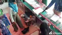 Pria Berpistol Gasak Ponsel Konter Handphone, Aksi Terekam CCTV