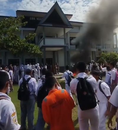Diduga Selewengkan Dana BOS, Ratusan Siswa SMK Negeri 3 Sibolga Gelar Aksi Demontrasi