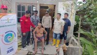 Sinergi TNI-Polri dan Socfindo, Bantu Warga Stroke dengan Kursi Roda di Sergai