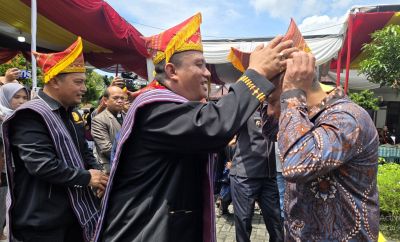 Ribuan Masyarakat Pakpak Makan Pelleng Bersama di Perayaan Hari Pelleng Nasional 2025 di Medan
