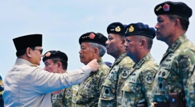 11 Purnawirawan TNI Terima Pangkat Istimewa dari Presiden di KRI dr Radjiman Wedyodiningrat