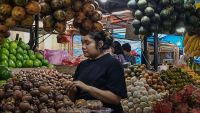 Pasar Buah Berastagi Sepi Pembeli Sejak Covid-19
