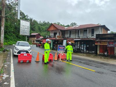Akses Pantai Barat Madina Lumpuh, Banjir dan Longsor Putus Jalur Utama