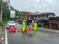Akses Pantai Barat Madina Lumpuh, Banjir dan Longsor Putus Jalur Utama