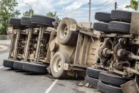 Gagal Nanjak, Dump Truk Tabrakan Pejalan Kaki Hingga Tewas