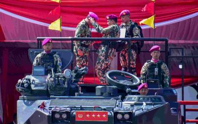 Panglima TNI Dikukuhkan sebagai Warga Kehormatan Pasukan Pendarat Korps Marinir