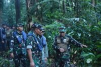 TNI Bantu Penyelamatan Badak di Taman Nasional Ujung Kulon