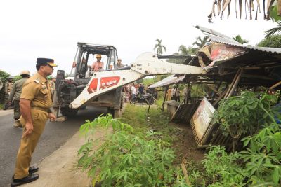 Lahan Dipakai untuk Pembangunan Sekolah Rakyat dan SPPG, Pemko Medan Tertibkan Bangunan Liar di Tanjung Selamat