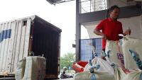 BNPB Kerahkan Distribusi Logistik via Darat, Laut, Udara ke Wilayah Terdampak Banjir Aceh