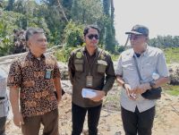 Tiga Hakim PTUN Medan Sidang Lapangan Sengketa Lahan di Tapteng