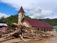 Tiga Pekan Bencana di Tapteng, Penyintas di Hutanabolon Sambut Natal dengan Keterbatasan