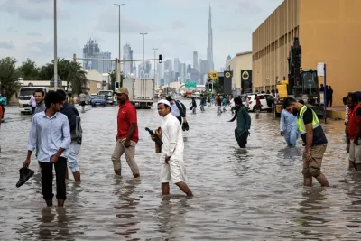 Banjir Lumpuhkan Dubai, Puluhan Penerbangan Dibatalkan