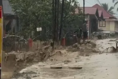 Banjir Bandang Susulan Terjang Agam, Lumpur dan Material Kayu Kembali Hantam Permukiman