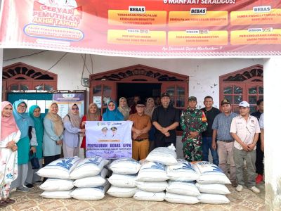 Pemkab Pasaman Barat Salurkan Lebih dari 7 Ton Logistik untuk Lima Kecamatan Terdampak Banjir