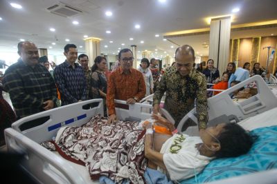 Semangat Menyembuhkan dalam Natal di RS Adam Malik Bersama Pasien