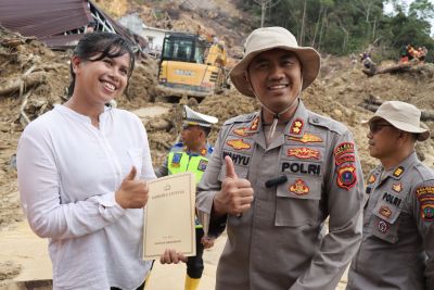 Aksi Heroik Brigadir Mei Naibaho, Polwan Polres Tapteng Korbankan Harta Demi Selamatkan Tetangga Korban Longsor