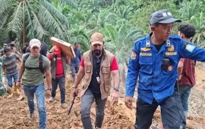 Akses Terputus Lumpur Setinggi Leher, Ratusan Warga di Aceh Timur Sempat Tak Terhubung