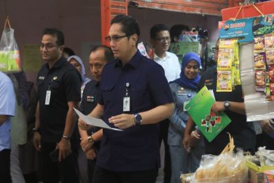 Upaya Jaga Stabilitas Harga Pangan: Wali Kota Rico Waas Sidak Pasar dan Gelar Pasar Murah