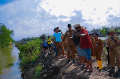 Banjir Rob Jebol Tanggul di Medan Labuhan: Rico Waas Perintahkan Pembangunan Pelindung Sepanjang 1.000 Meter