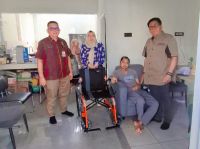 Respon Cepat Wali Kota Rico Waas Beri Bantuan Kursi Roda untuk Ketua JMSI Medan