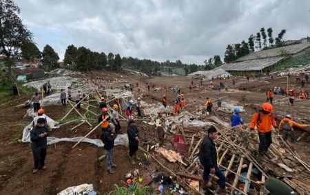 Update Longsor Bandung Barat: 17 Meninggal, 11 Jenazah Teridentifikasi