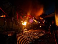 Pabrik Sandal Swallow Medan Terbakar Hebat, 90% Bangunan Hangus Dilalap Api