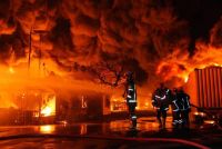 Pabrik Sandal Swallow Medan Terbakar: FPBI Peringatkan Potensi PHK Sepihak dan Pelanggaran Hak Buruh