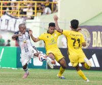 Barito Putera dan Persipura Berbagi Poin, Persaingan Puncak Klasemen Kian Memanas ​