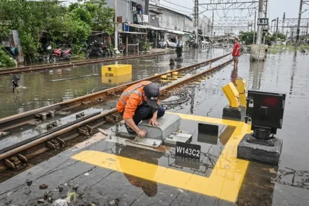 Imbas Banjir Jakarta–Pekalongan, KAI Batalkan 82 Perjalanan dan 8.615 Tiket