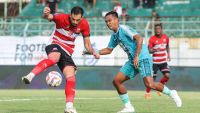 Hujan Kartu di Pamekasan: Madura United dan PSBS Biak Harus Puas Berbagi Angka