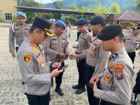Baru Dilantik, Kapolres Tapteng Sidak Ponsel Anggota: Antisipasi Judi Online