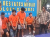 Empat Anggota Sindikat Spesialis Maling Sepeda Motor Parkiran Masjid Diringkus Polisi: Dua Pelaku Ditembak