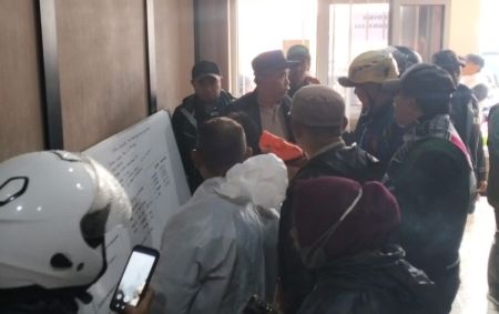 Longsor Terjang Bandung Barat, 8 Orang Tewas dan Puluhan Warga Masih Dicari
