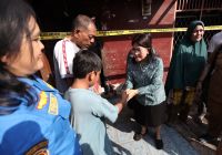Ketua TP PKK dan Pemko Pematangsiantar Serahkan Bantuan Korban Kebakaran Tomuan