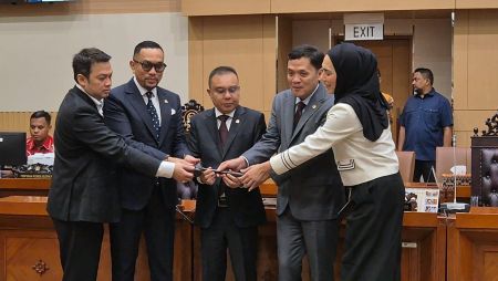 Formappi Kritik Keras Penunjukan Ahmad Sahroni: DPR Dinilai Abaikan Sanksi Etik MKD