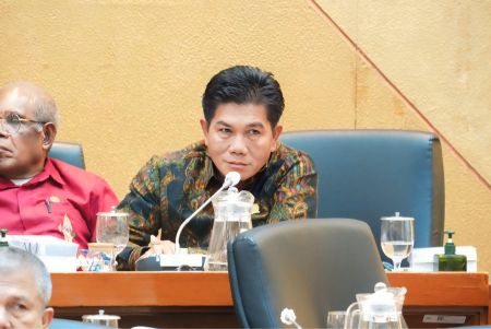 DPR Desak Pemerintah Umumkan Perusahaan Pembangkang THR ke Publik