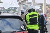 Tak Terima Ditilang ETLE, Pengendara Mobil di Palembang Pukul dan Hina Polisi