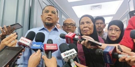 Nestapa Nenek Saudah: Menuntut Pemulihan Harkat di Tengah Kepungan Tambang Ilegal Pasaman