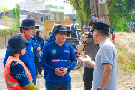 Hidupkan Kembali Semangat Gotong Royong, Pemko Medan Perang Melawan Sampah di Bantaran Sungai Deli