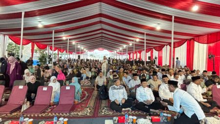 Safari Ramadan, Mendagri Buka Puasa Bersama Warga di Huntara Aceh Tamiang