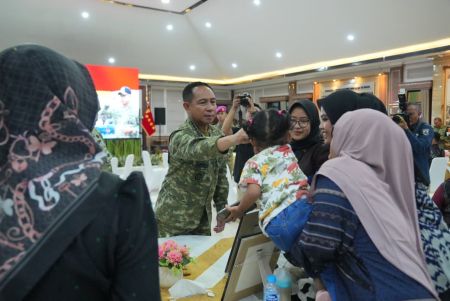 Penghormatan Terakhir bagi Patriot Cisarua: Panglima TNI Jamin Masa Depan Putra-Putri Prajurit yang Gugur