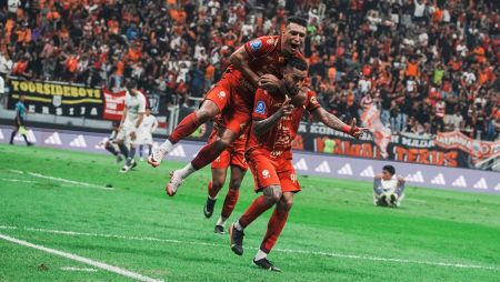 Persija Jakarta Amankan Poin Penuh di GBK, Taklukkan PSM Makassar dalam Duel Sengit ​