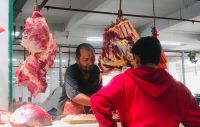 Jelang Ramadan, Harga Daging Lembu di Binjai Tembus Rp150 Ribu per Kg, Warga Tetap Serbu Pasar